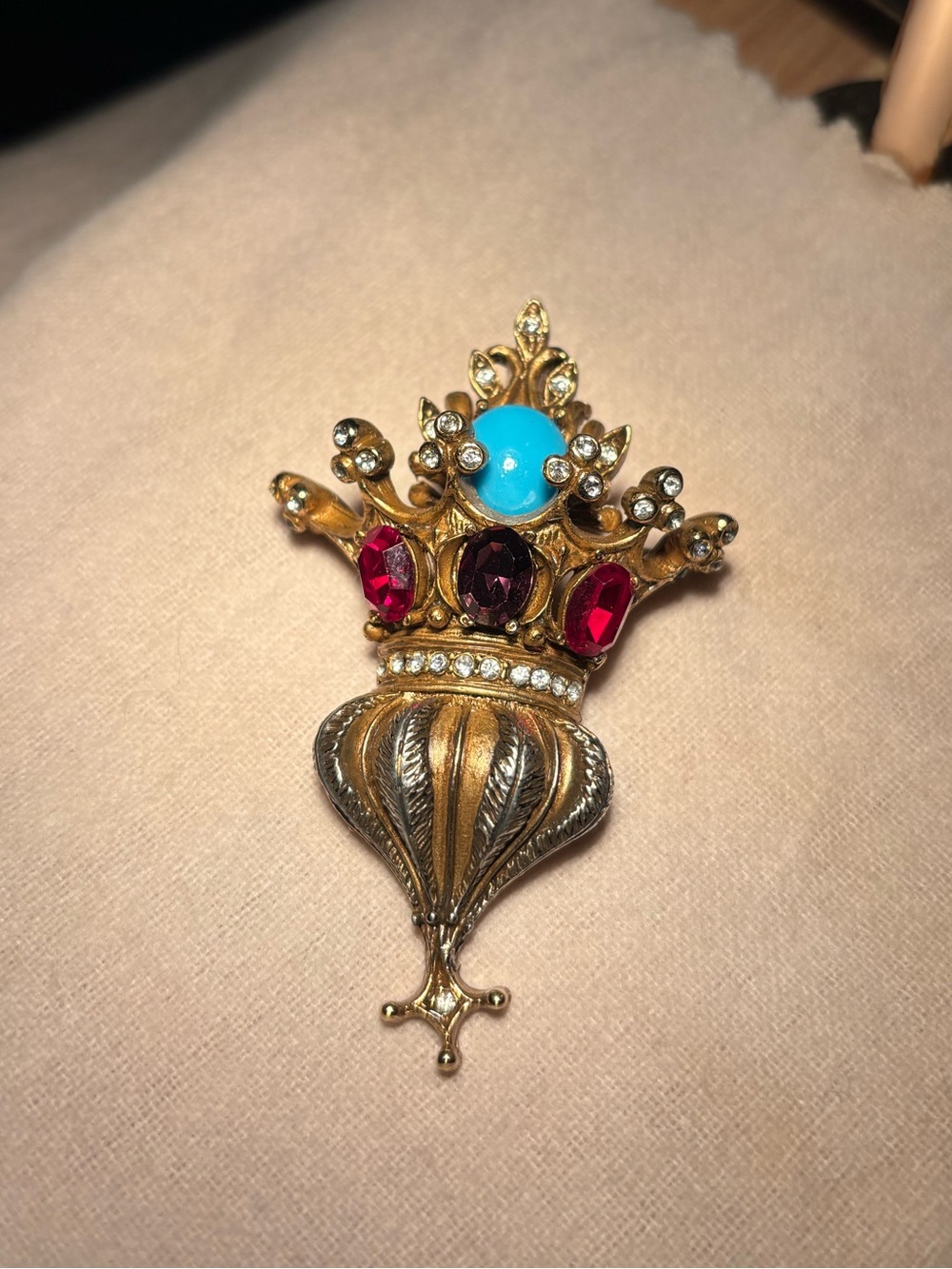 Vintage Erwin Pearl Gold Tone Fleur de Lis Rhinestone Crown Brooch Pendant
